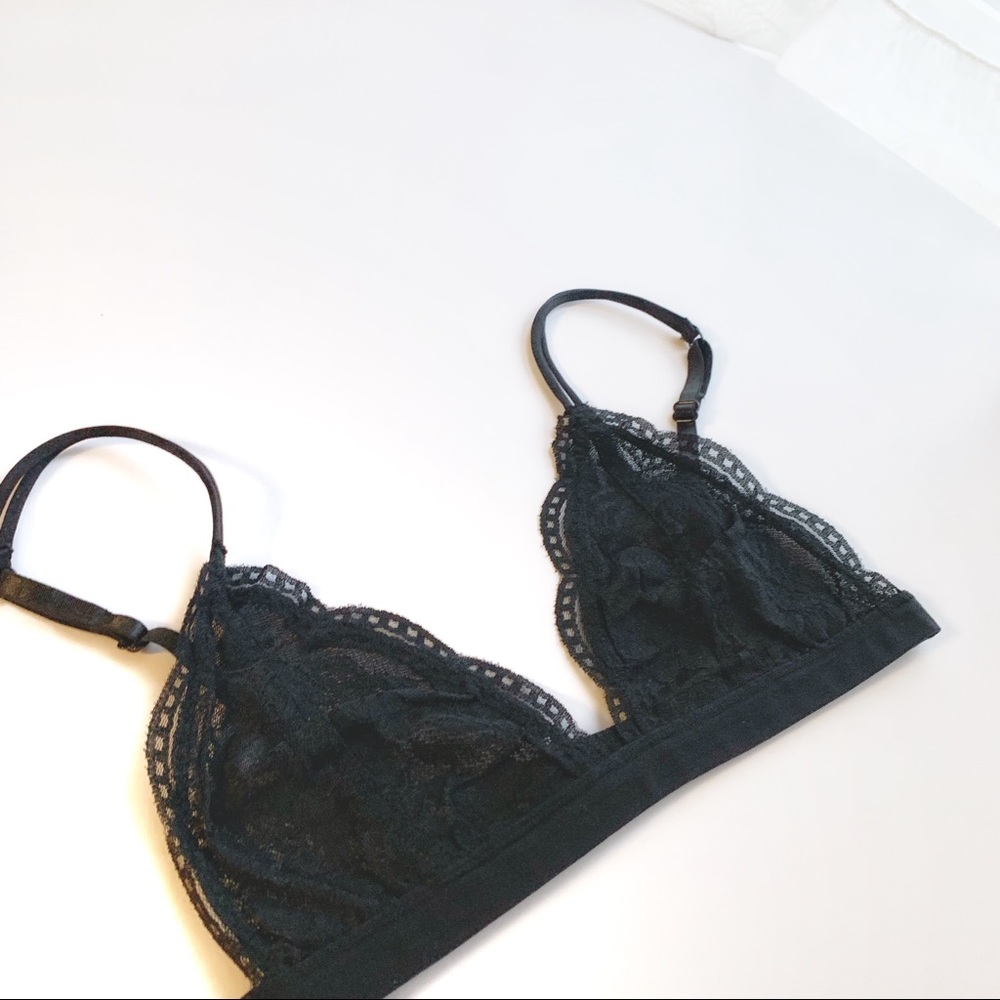 Dainty Scallop lace Bralette Black - Picture 3 of 5